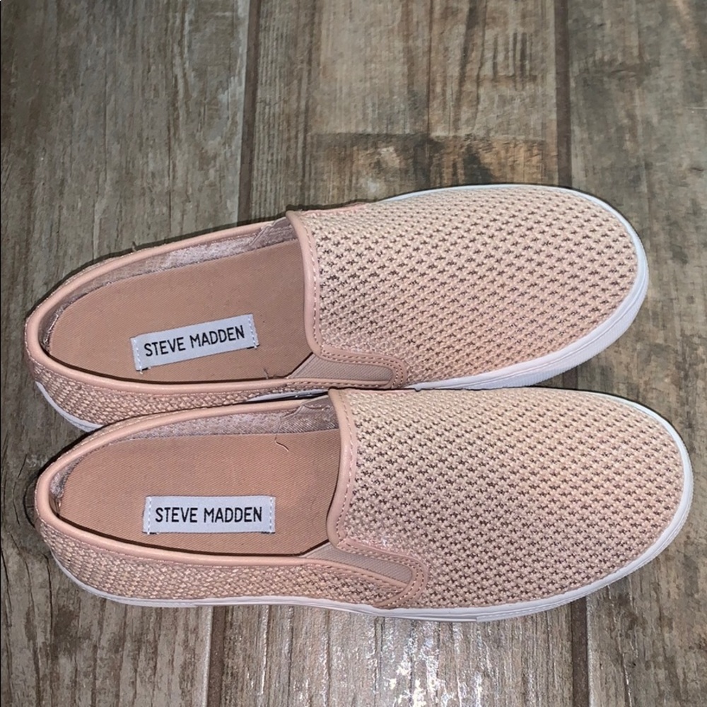 Steve Madden blush slip ons